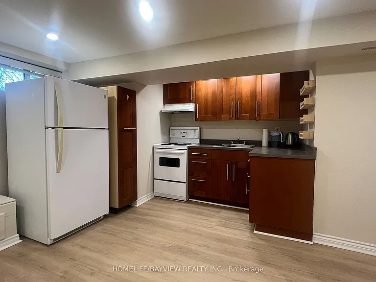 74 Newbury Dr #BMNT — Photo 3