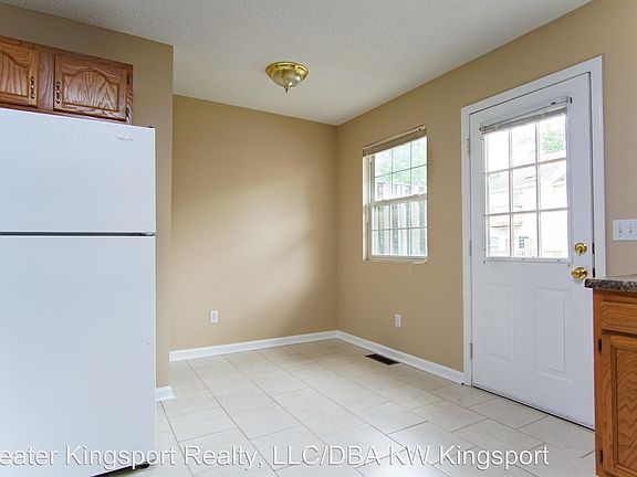 5th image of 2305 S Greenwood Dr Unit 4