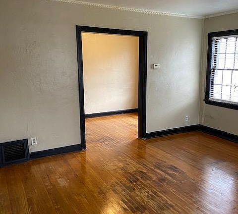 4th image of 617 Orient Dr #2