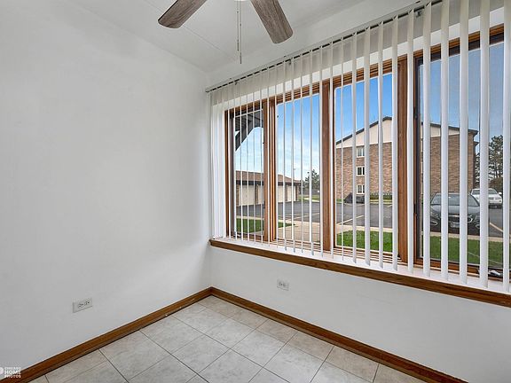 5th image of 5016 Circle Ct APT 1102