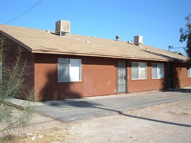 2nd image of 2739 E TAMARISK Avenue