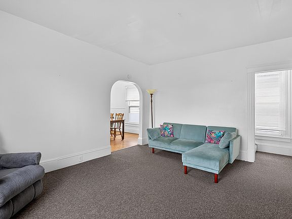 4th image of 609 Webb St