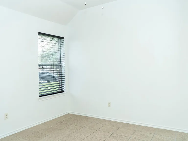 12914 Pinehall Ln — Photo 11