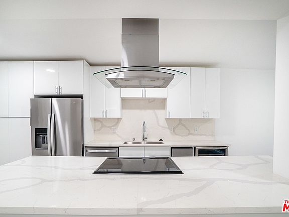 4th image of 3461 Waverly Dr #203