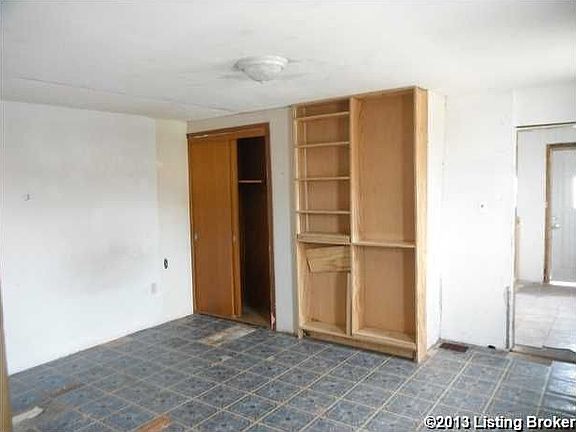 3rd image of 2842 Slevin St