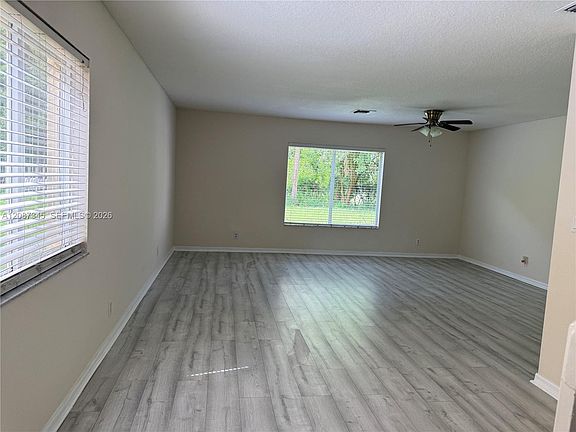 5th image of 4550 SE Graham Dr