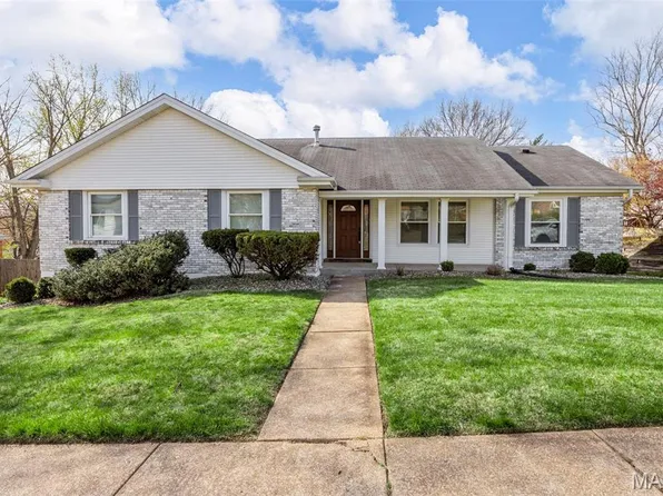 580 Windsor Mill Dr, Ballwin, MO 63011