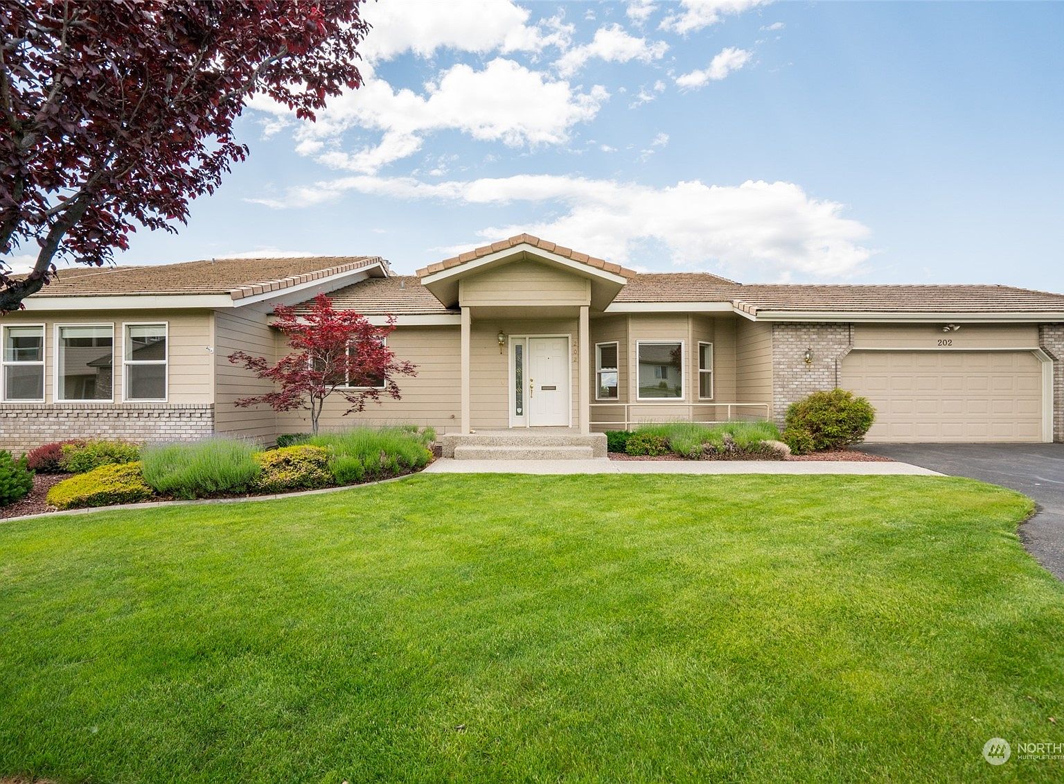 1380 Eastmont Avenue UNIT 202, East Wenatchee, WA 98802 Zillow