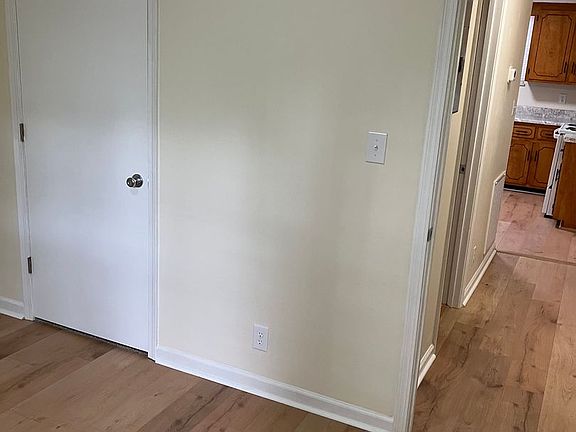 5th image of 311 Conroy Ave #311C