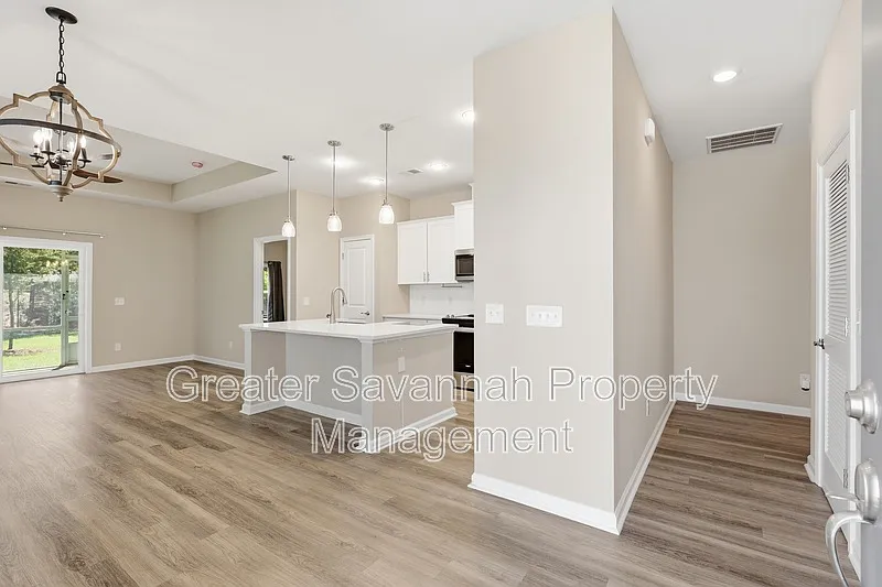 3 bed, 2.0 bath, 1388 sqft, $2,800 — Photo 4