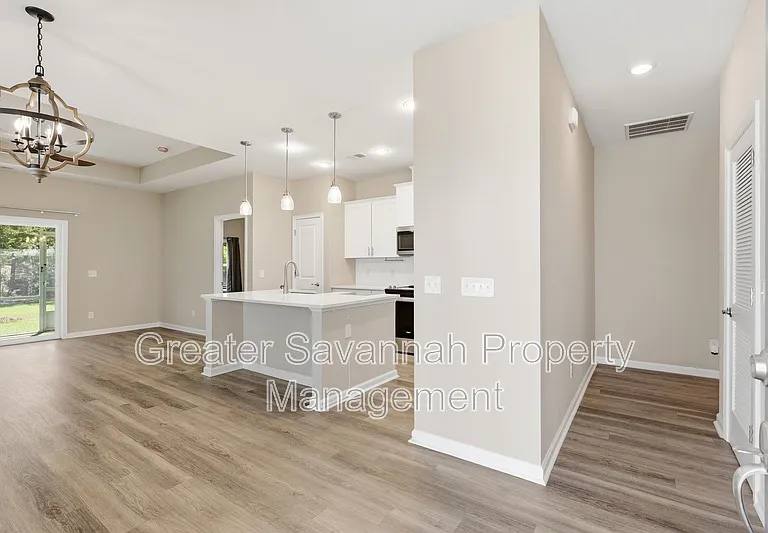 130 Danbury Ct #1 — Photo 4