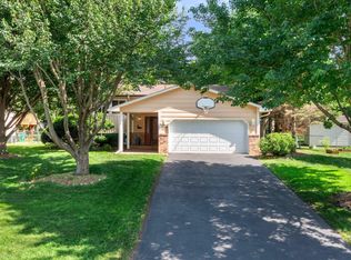 1536 Oakwood Ter, Shoreview, MN 55126