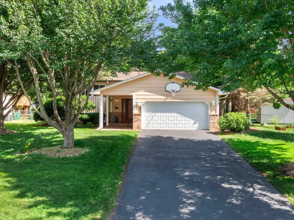 1536 Oakwood Ter, Shoreview, MN 55126