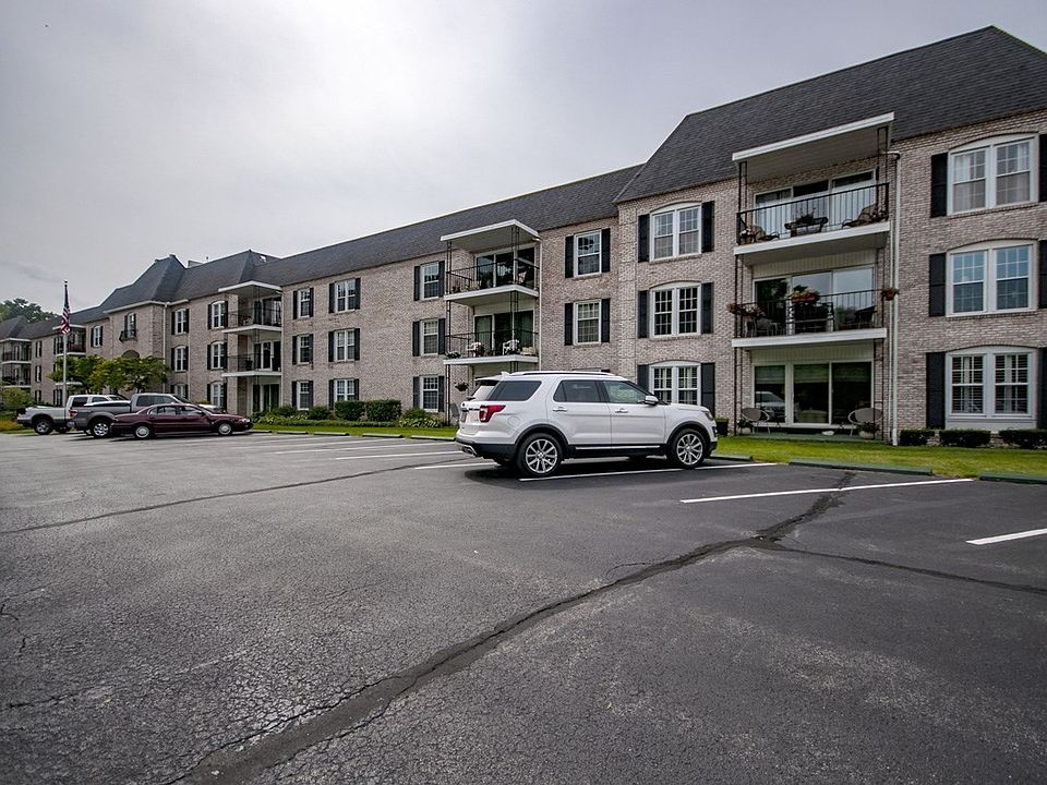 1st image of 1077-102 Greenleaf Blvd
