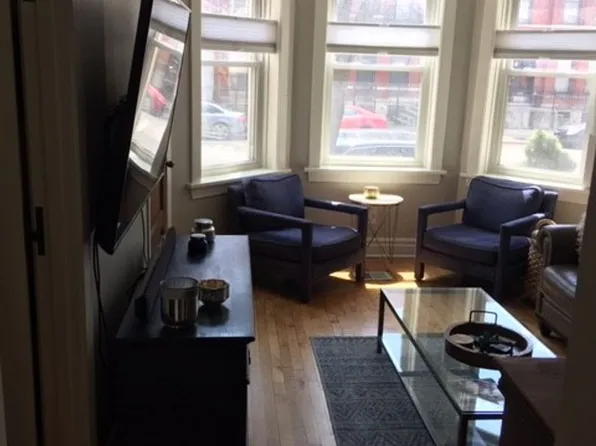1410 W Ohio St APT 1, Chicago, IL 60642