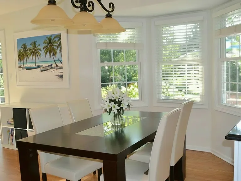 Kitchen table alcove