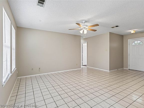 3rd image of 3505 Ridgeway Dr