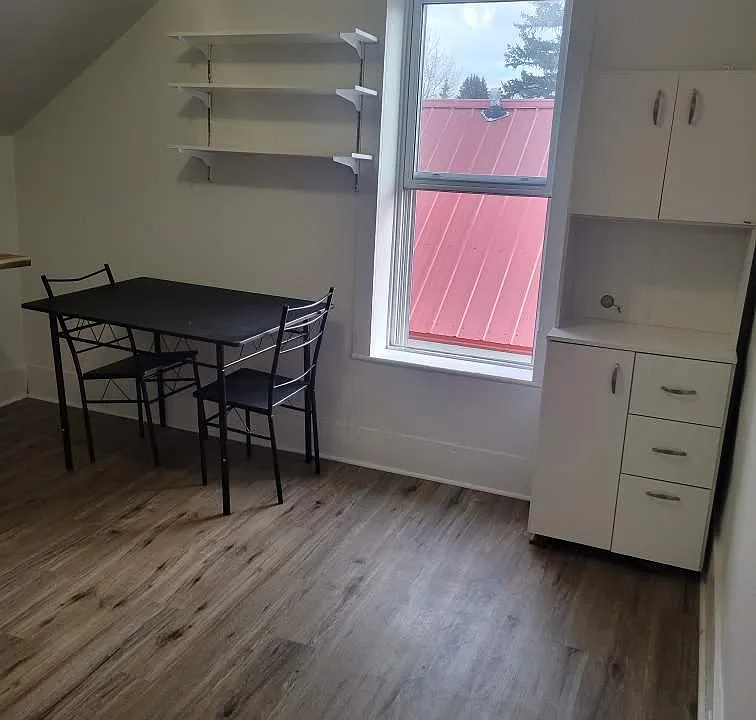 185 High St #4