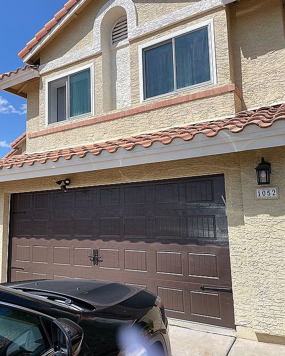 1st image of 1052 N Arroya