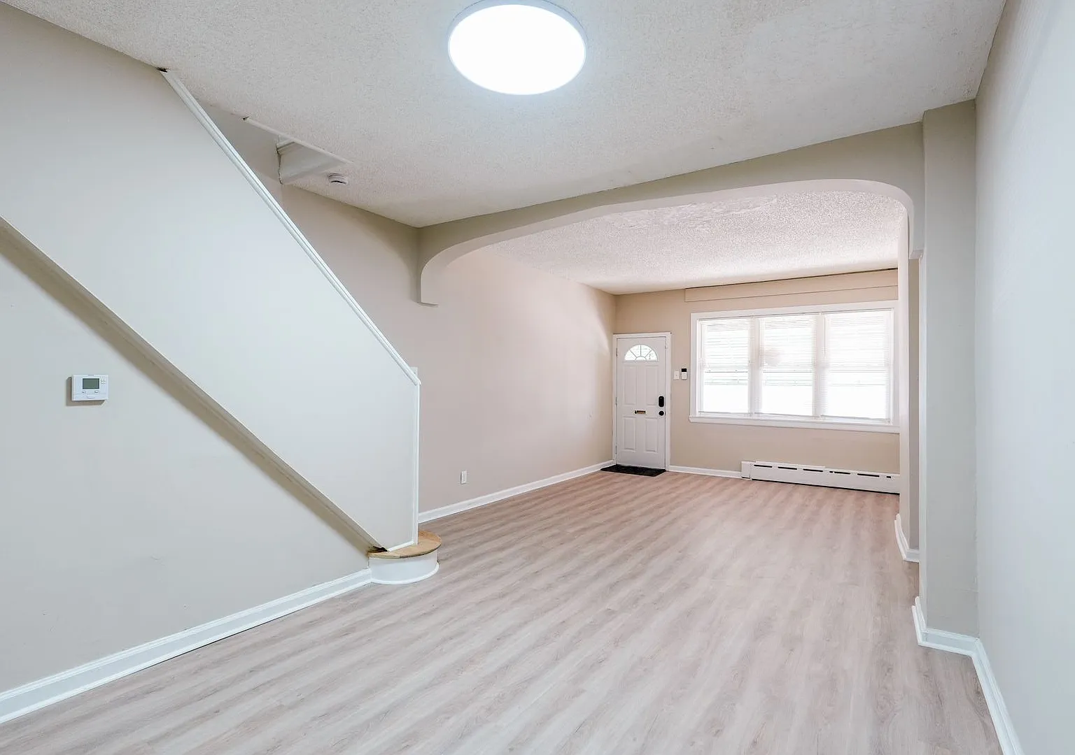 Move-In Ready 3BR/1BA in Elmwood Housing Choice Vouchers Welcome — Photo 4