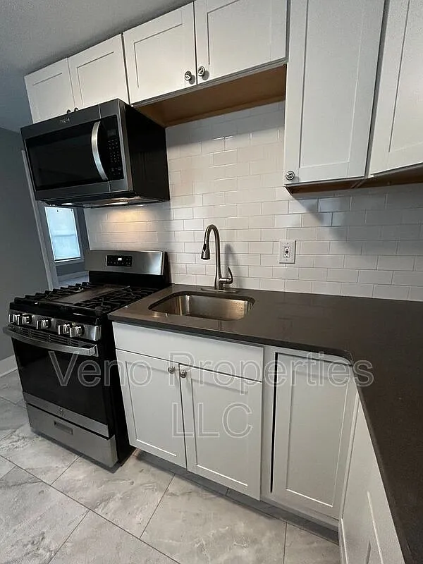 1 bed, 1.0 bath, $1,450 — Photo 2