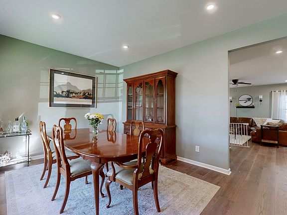 5th image of 1020 Gayron Dr