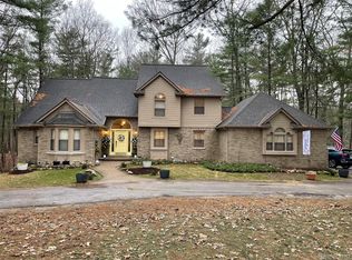 573 Nakomis Trl, Lake Orion, MI 48362