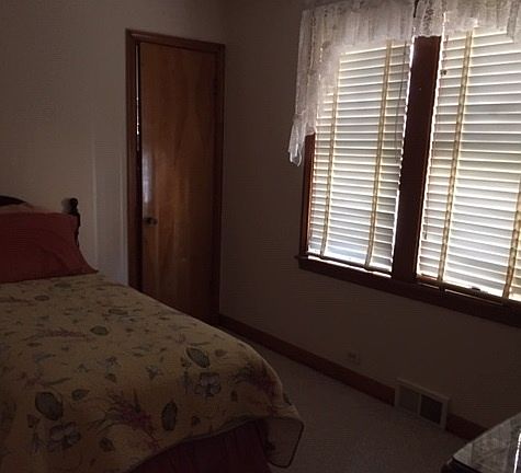 Front Bedroom - 1st flr