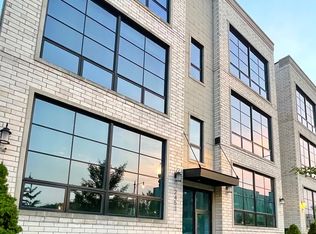 2453 W Irving Park Rd APT 1E, Chicago, IL 60618