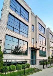 2453 W Irving Park Rd APT 1E, Chicago, IL, 60618