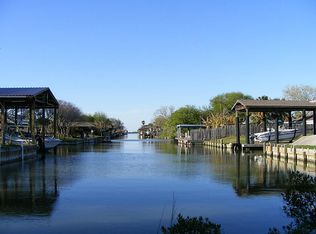 3601 17th St N, Texas City, TX 77590