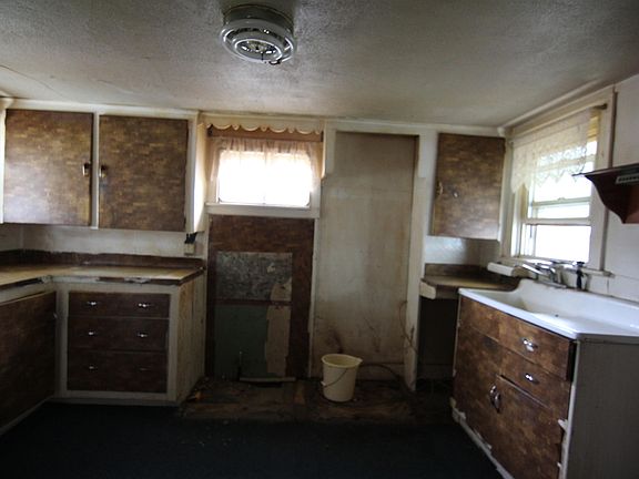 5th image of 1143 Amity Ave