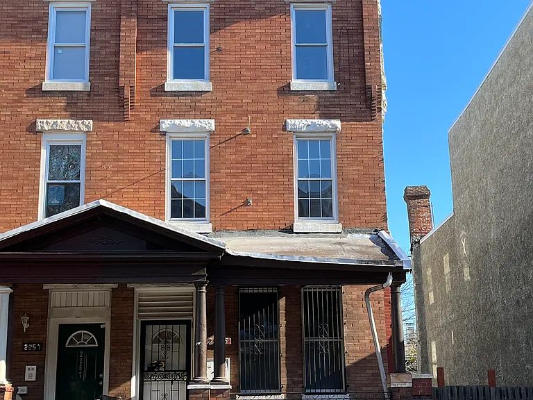 2255 N Park Ave #2A — Photo 1