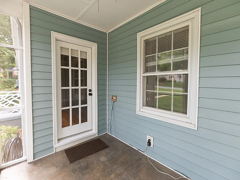 1700 Colonial Ave — Photo 4