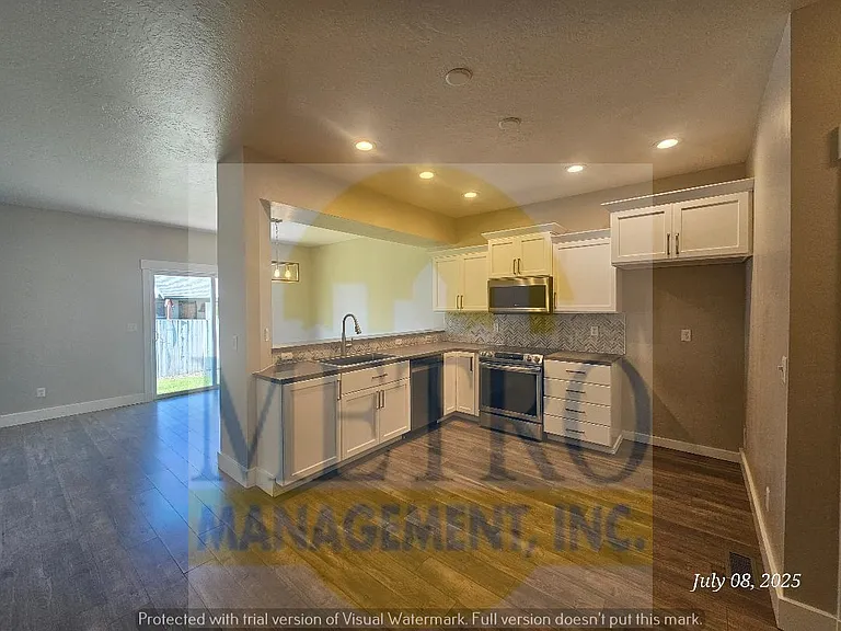 2111 4th St N — Photo 8