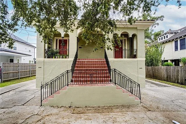 2 bed, 1.0 bath, 1000 sqft, $1,300 — Photo 1