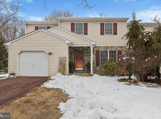 3083 Main St, Green Lane, PA 18054