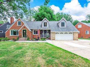 27200 Fullerwood Dr, Euclid, OH 44132