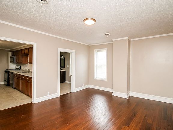 3rd image of 209 Galena St