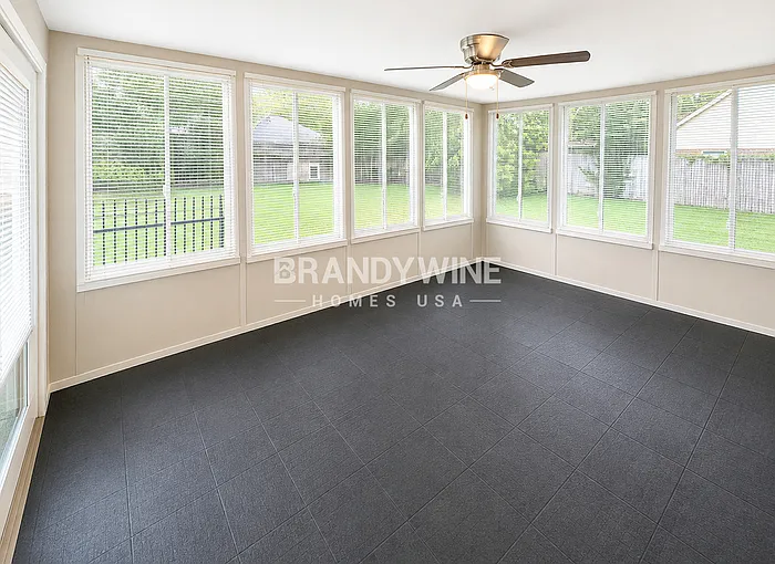 7477 Stonington Dr — Photo 22
