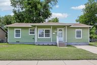 Dale Dr-0206-001.jpg