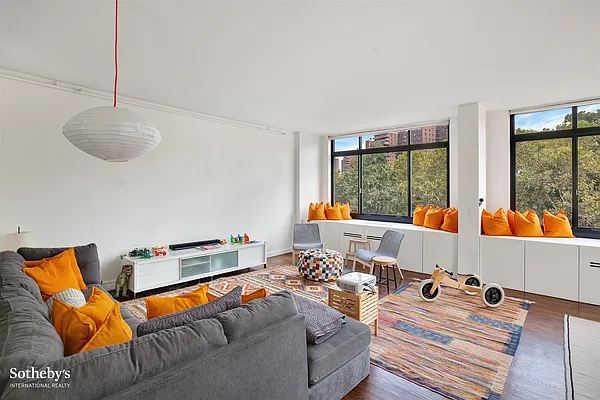 Rented by Sotheby's International Realty | media 16