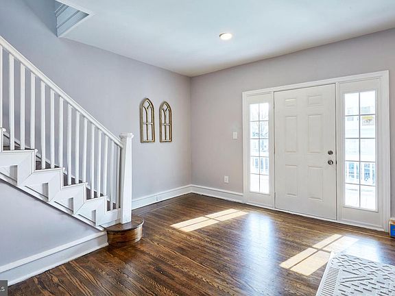 2nd image of 1645 Crosslynne Ave