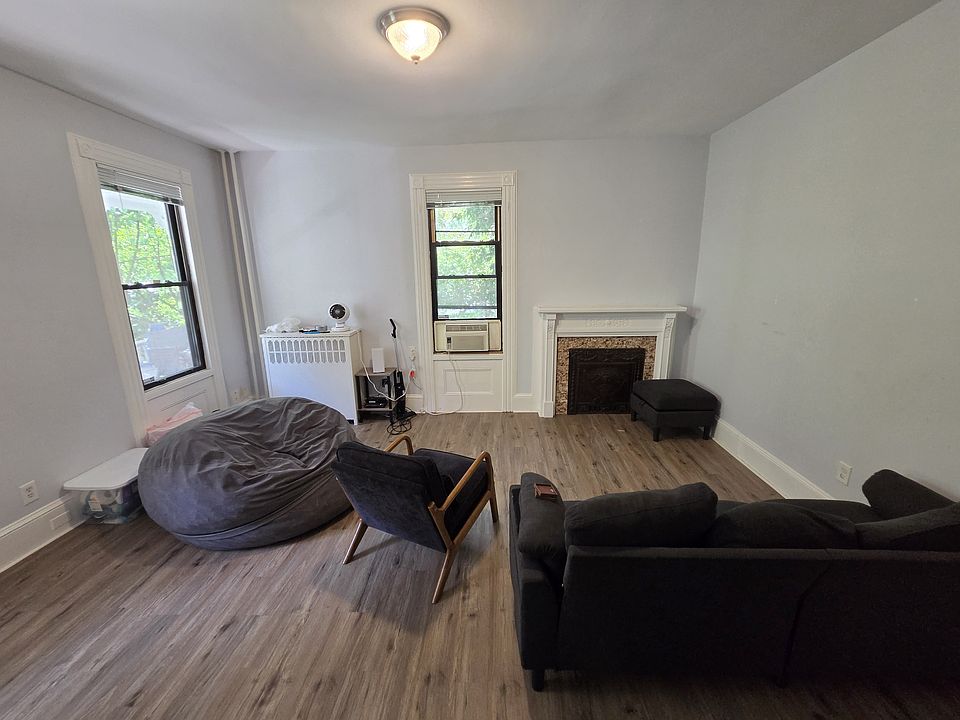 1st image of 33 Grove St #1