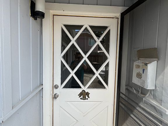 5th image of 611 Lessley Pl