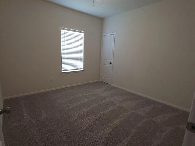 The Grove Apartments — Photo 7