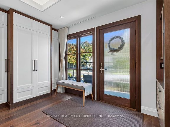 3rd image of 42 James St