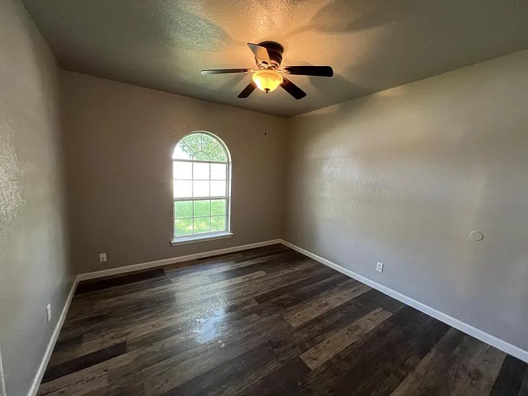3607 Crescent Dr — Photo 15