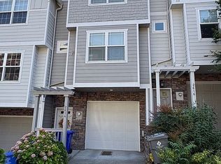 2614 SW Water Ave, Portland, OR 97201