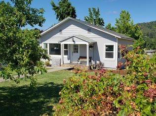 2090 NW Hawthorne Ave, Grants Pass, OR